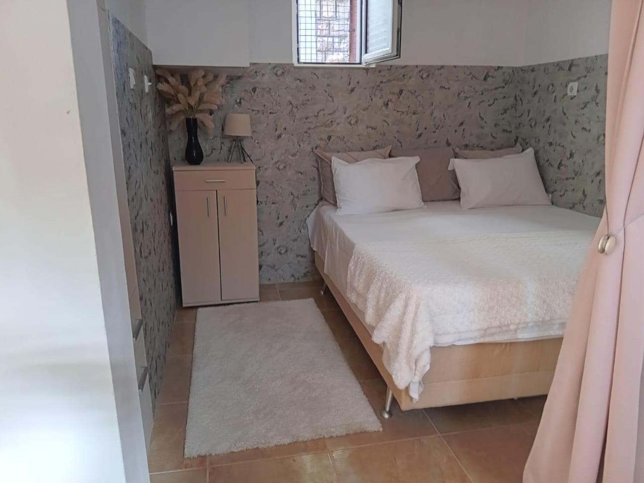 Apartment Deluxe Ina Free Parking