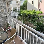 Apartment Deluxe Ina Free Parking