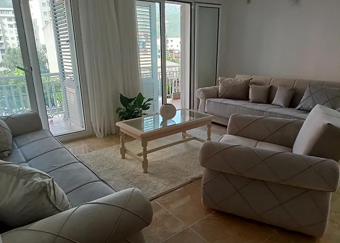 Apartment Deluxe Ina Free Parking